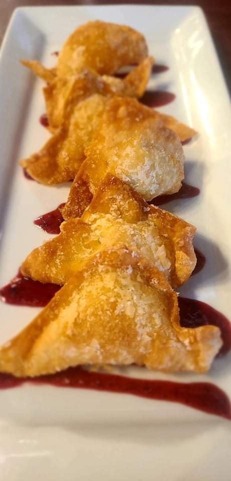 Wontons filled with bacon scallion cream cheese